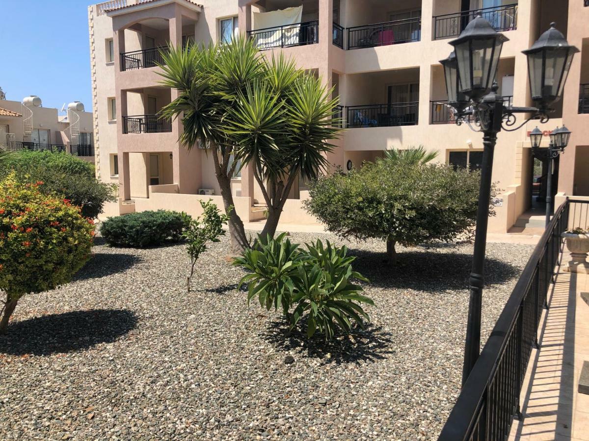 Royal Seacrest Apartment Pafos Dış mekan fotoğraf