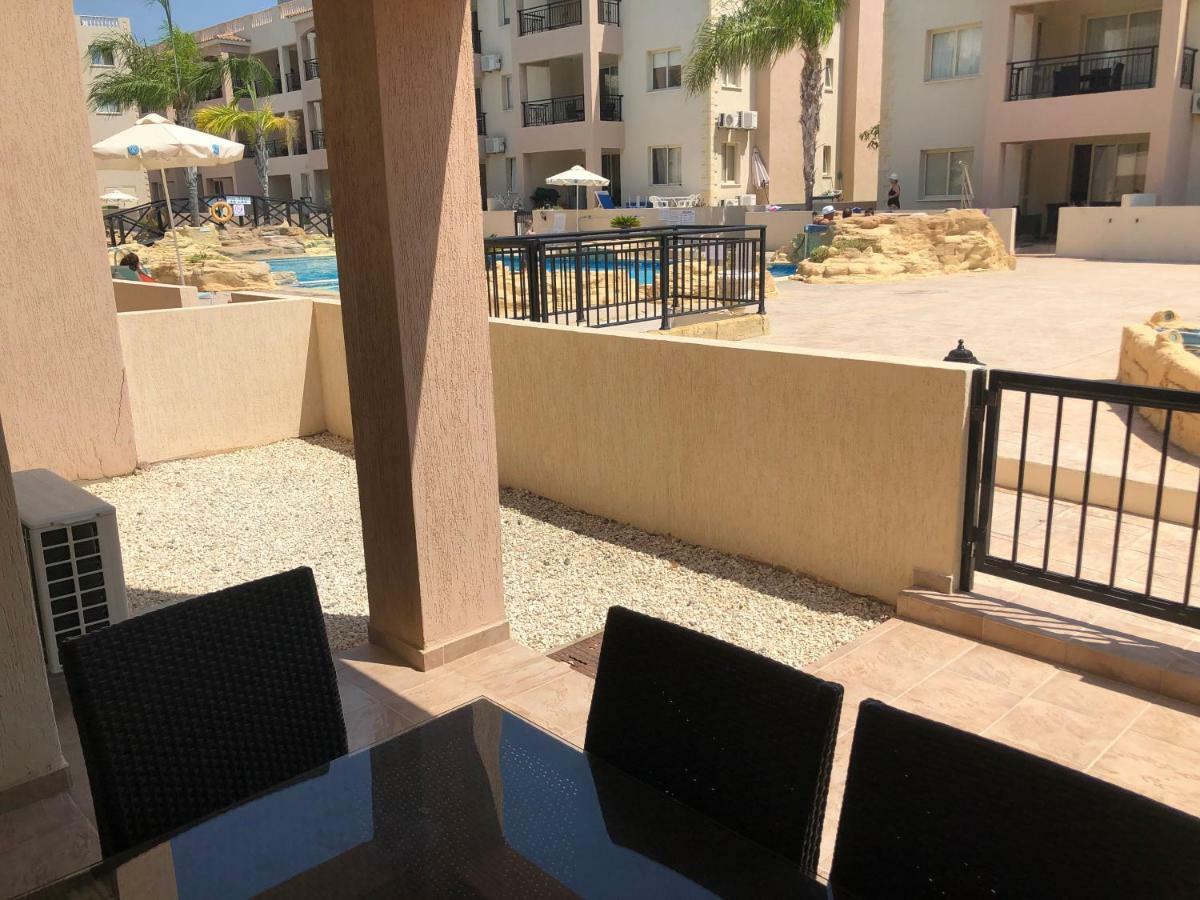 Royal Seacrest Apartment Pafos Dış mekan fotoğraf