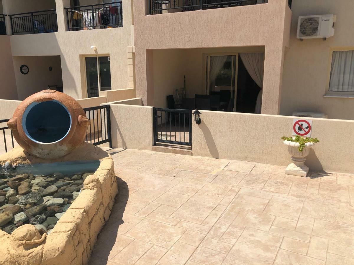 Royal Seacrest Apartment Pafos Dış mekan fotoğraf