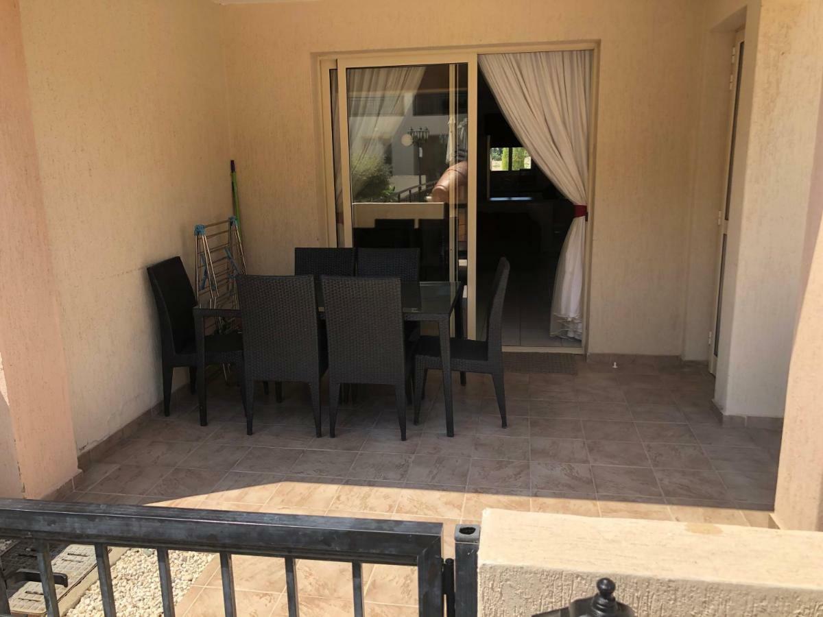 Royal Seacrest Apartment Pafos Dış mekan fotoğraf