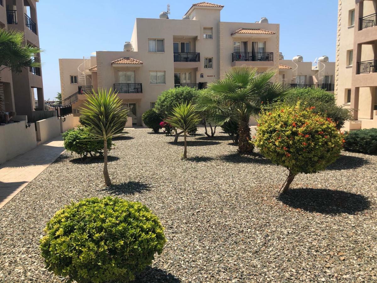 Royal Seacrest Apartment Pafos Dış mekan fotoğraf