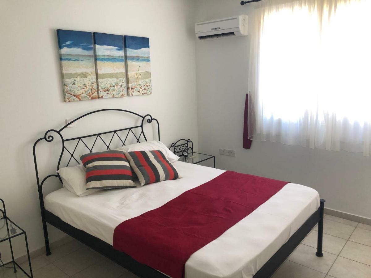Royal Seacrest Apartment Pafos Dış mekan fotoğraf