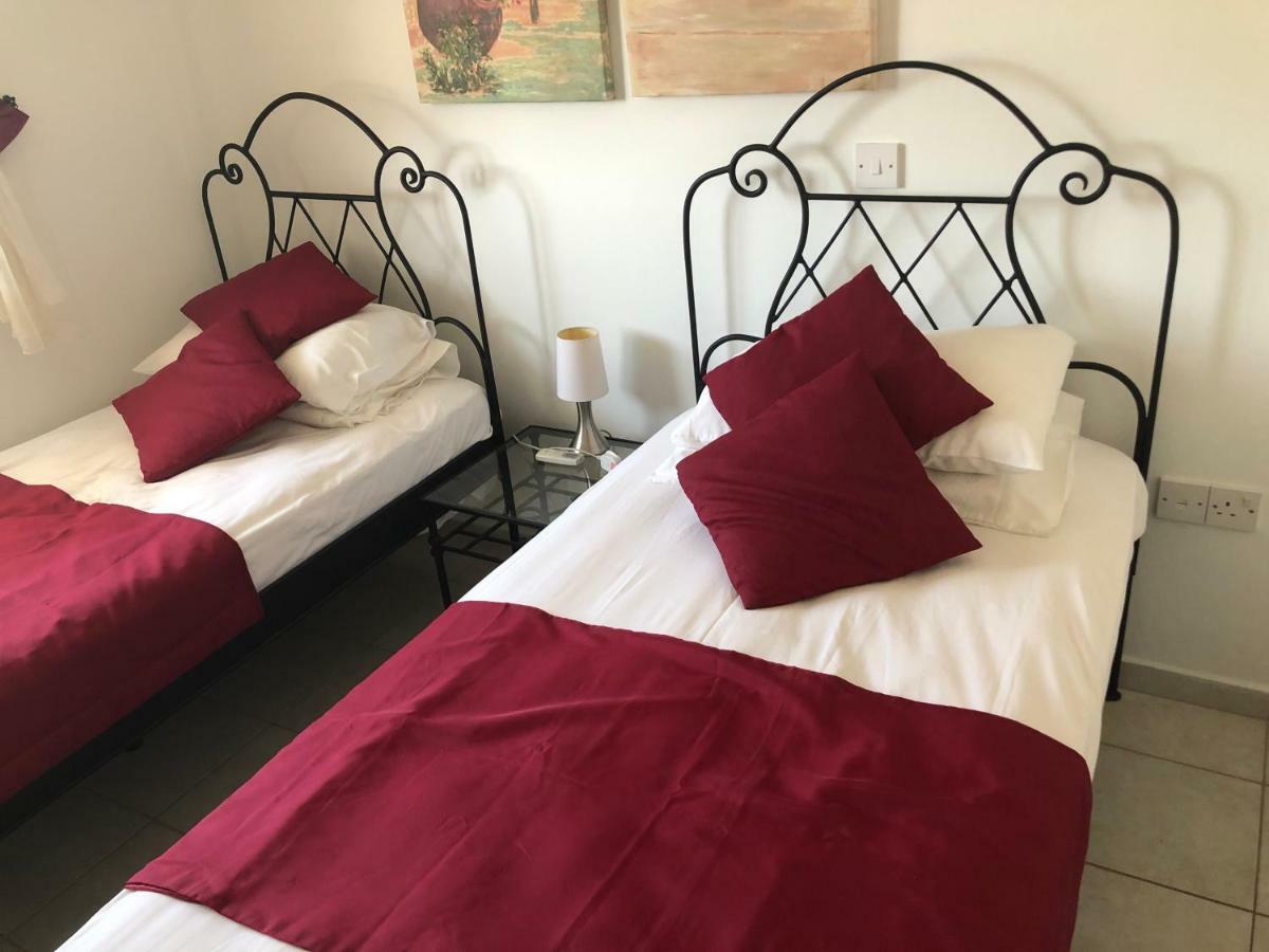 Royal Seacrest Apartment Pafos Dış mekan fotoğraf