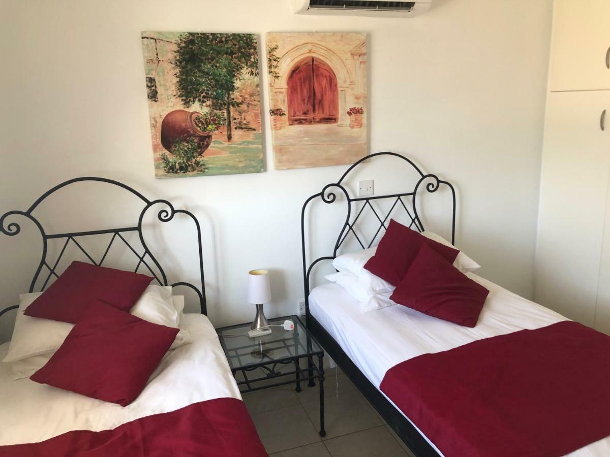 Royal Seacrest Apartment Pafos Dış mekan fotoğraf