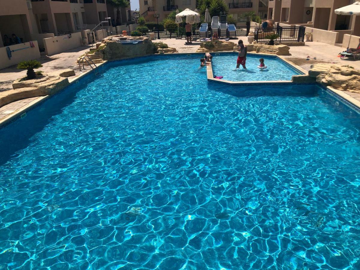 Royal Seacrest Apartment Pafos Dış mekan fotoğraf