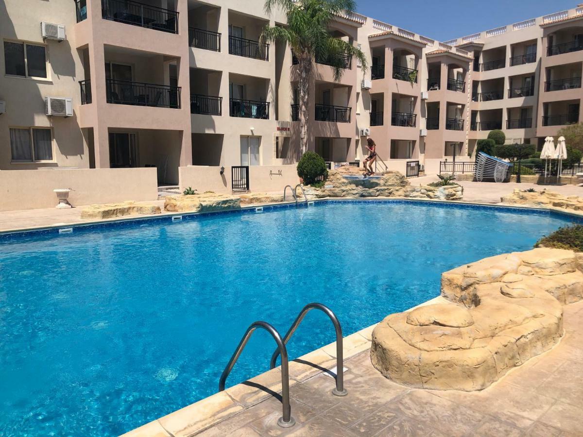 Royal Seacrest Apartment Pafos Dış mekan fotoğraf