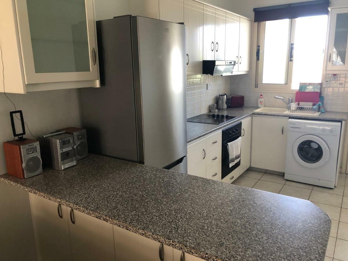 Royal Seacrest Apartment Pafos Dış mekan fotoğraf
