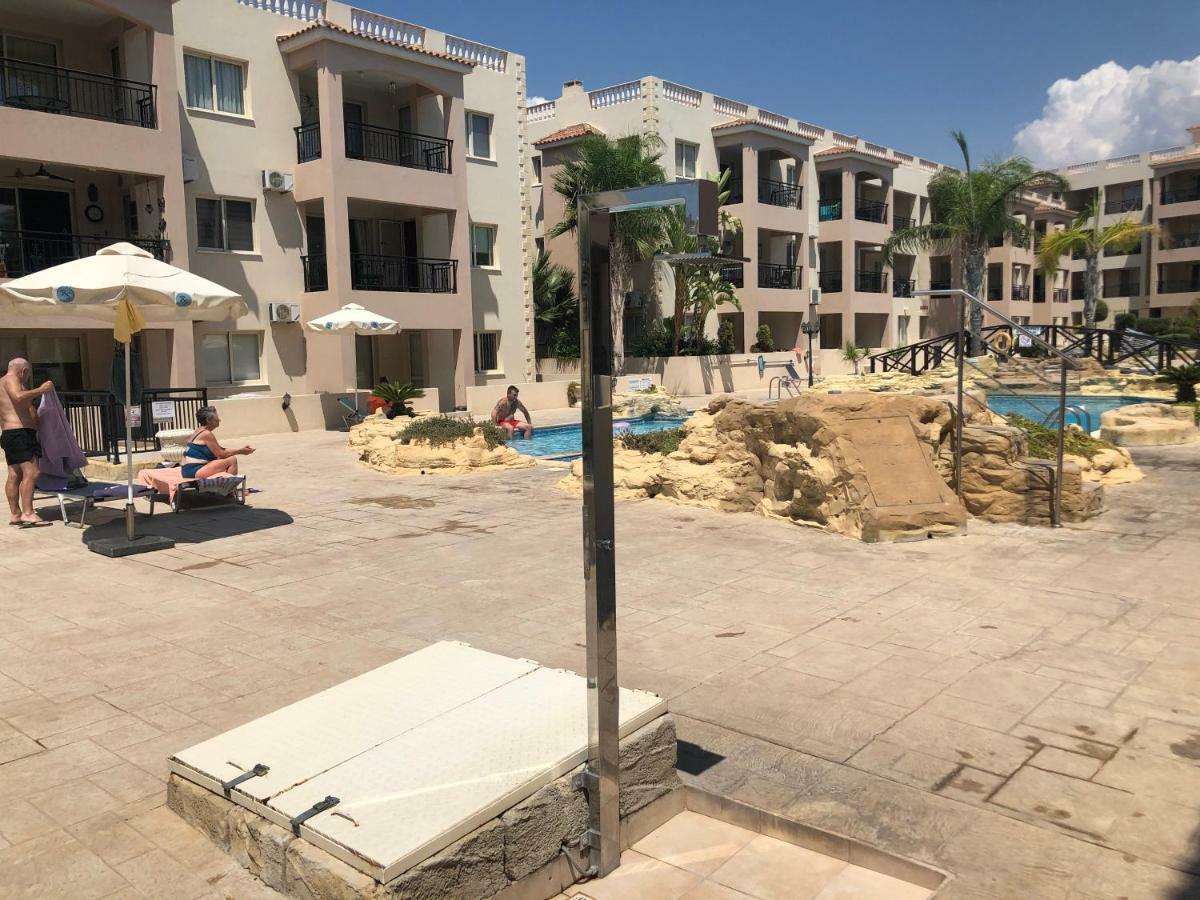 Royal Seacrest Apartment Pafos Dış mekan fotoğraf