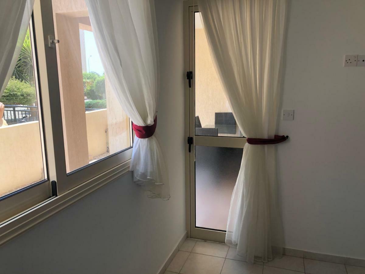 Royal Seacrest Apartment Pafos Dış mekan fotoğraf