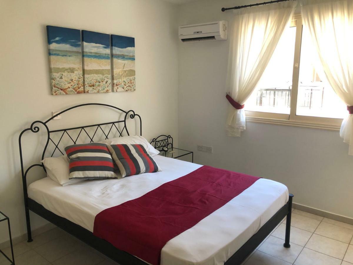 Royal Seacrest Apartment Pafos Dış mekan fotoğraf