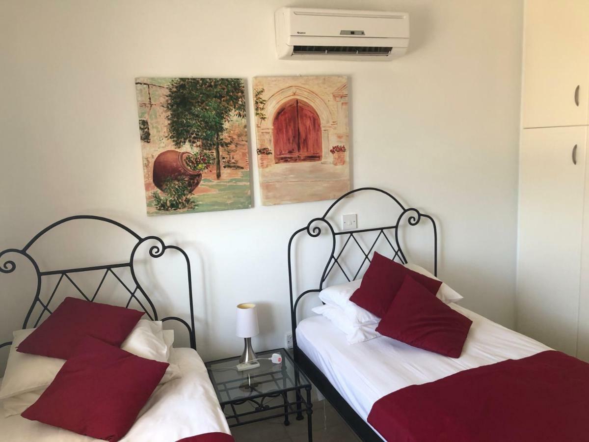 Royal Seacrest Apartment Pafos Dış mekan fotoğraf