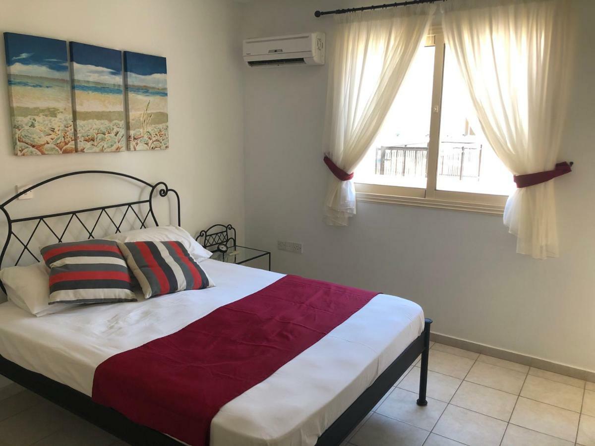 Royal Seacrest Apartment Pafos Dış mekan fotoğraf